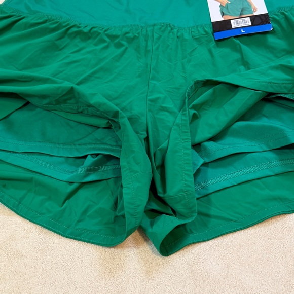NWT - Spyder Athletic / Running Shorts - Women’s L - Moisture Wicking w Pockets - Picture 4 of 6
